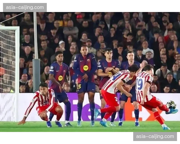 首回合巴萨主场0-2不敌马竞，次回合需在客场完成逆转